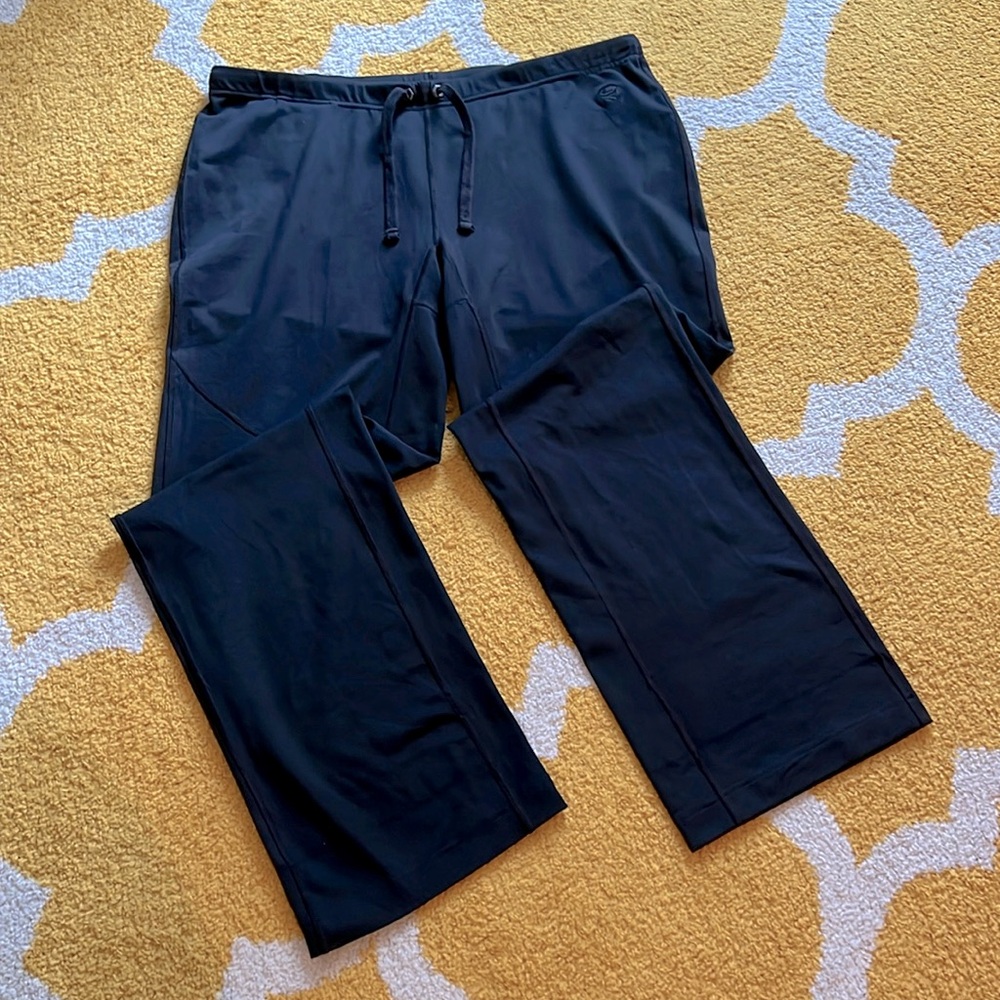 Mountain Hard Wear black workout pants